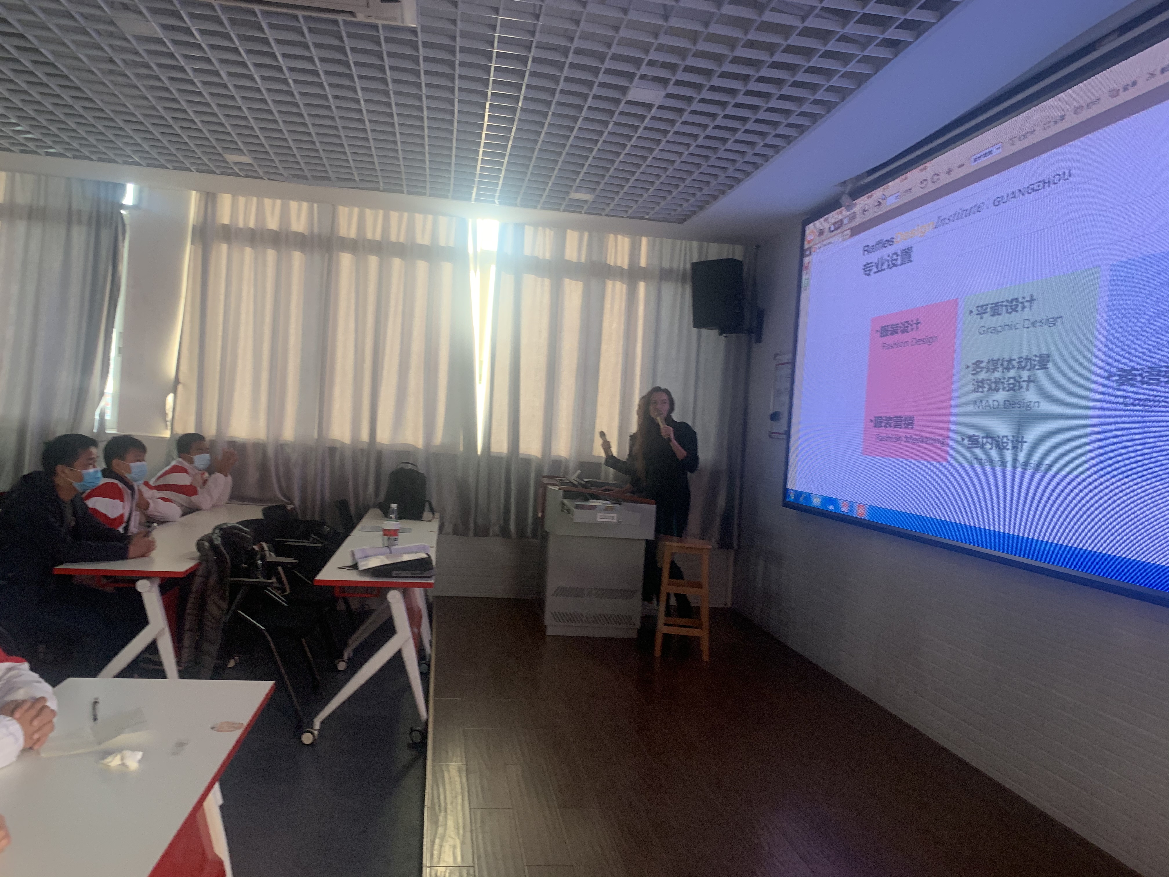 莱佛士再入广技宣讲，与学生、家长们零距离