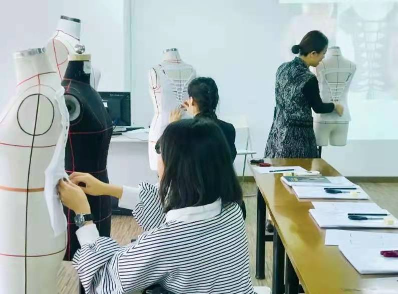 莱佛士设计学院