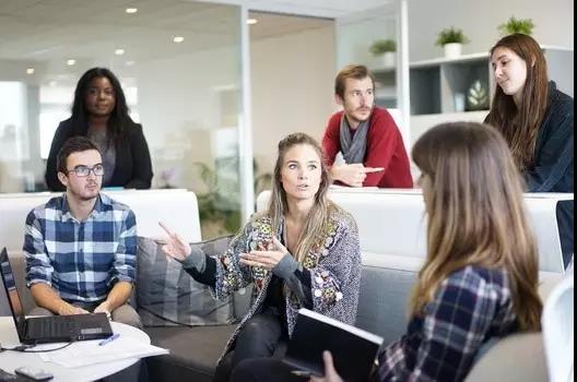 优秀的莱佛士室内设计师摘得了“Greenlam未来设计”比赛的桂冠