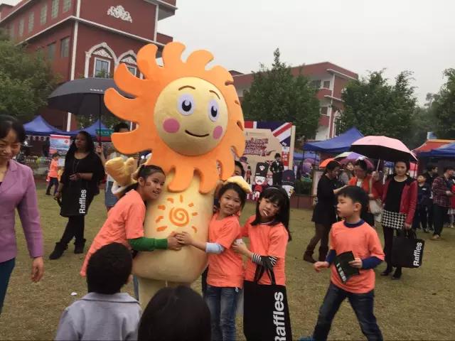 广州莱佛士设计学院参加英国文化日