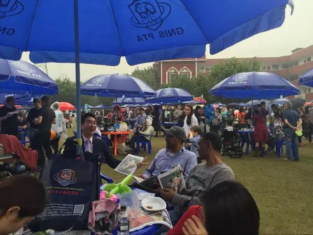 广州莱佛士设计学院参加英国文化日