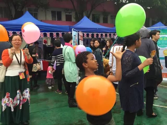 广州莱佛士设计学院参加英国文化日